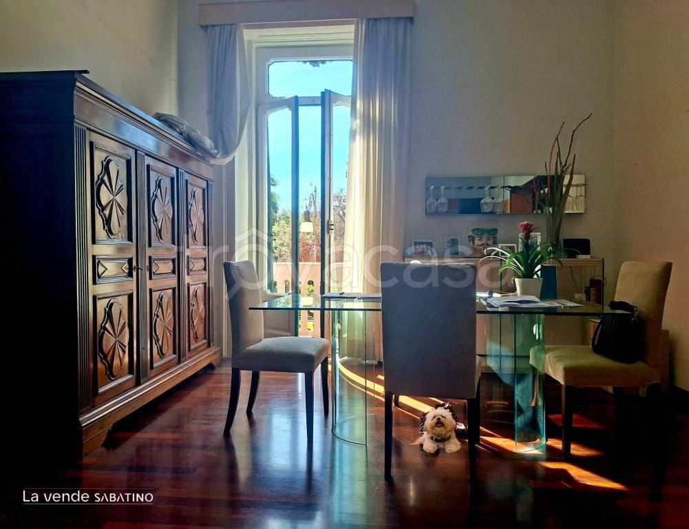 appartamento in vendita a Salerno in zona Centro Città