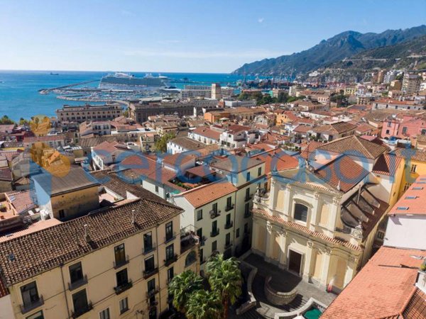 appartamento in vendita a Salerno in zona Centro Città