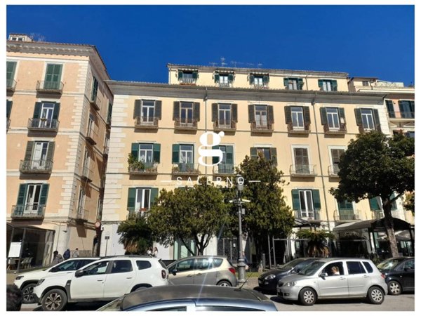 appartamento in vendita a Salerno in zona Centro Città