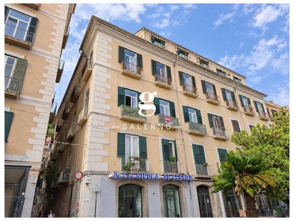 appartamento in vendita a Salerno in zona Centro Città
