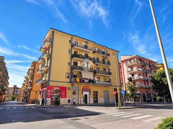 appartamento in vendita a Salerno in zona Pastena