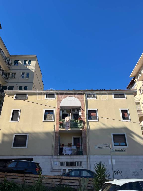 ufficio in vendita a Salerno in zona Matierno