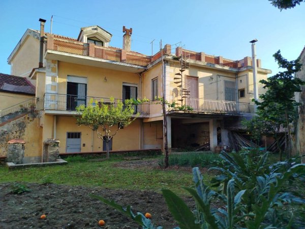 casa indipendente in vendita a San Cipriano Picentino