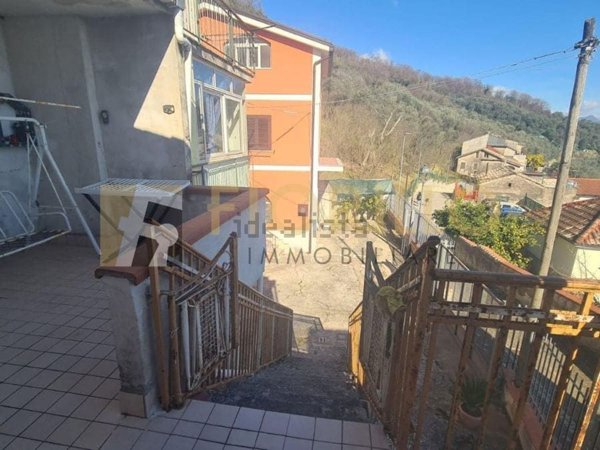 appartamento in vendita a San Cipriano Picentino in zona Vignale