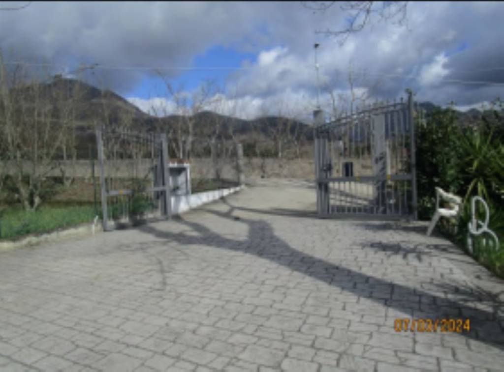 locale commerciale in vendita a San Cipriano Picentino