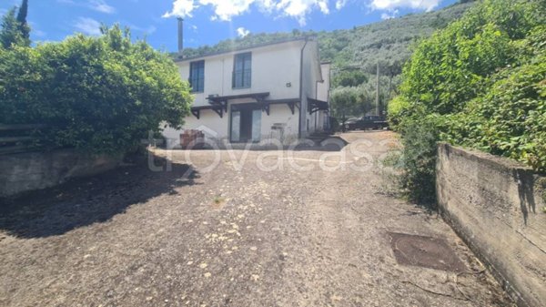 casa indipendente in vendita a San Cipriano Picentino in zona Pezzano