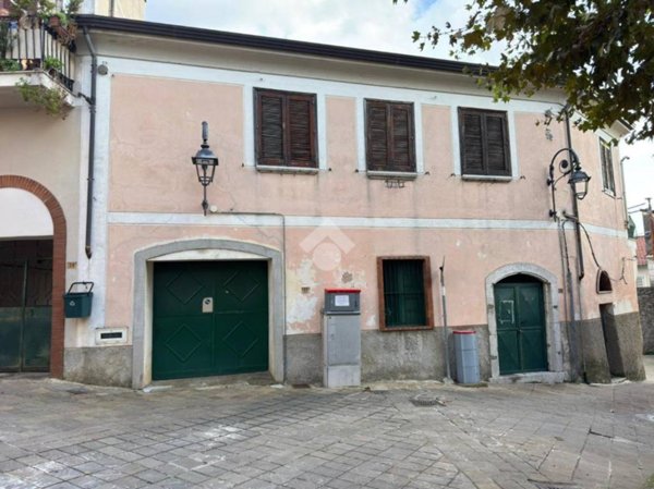casa indipendente in vendita a San Cipriano Picentino in zona Vignale