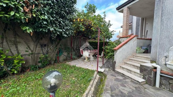 casa indipendente in vendita a San Cipriano Picentino in zona Campigliano