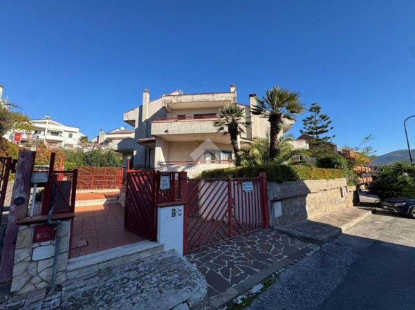 casa indipendente in vendita a San Cipriano Picentino in zona Campigliano