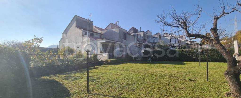 casa indipendente in vendita a San Cipriano Picentino in zona Campigliano