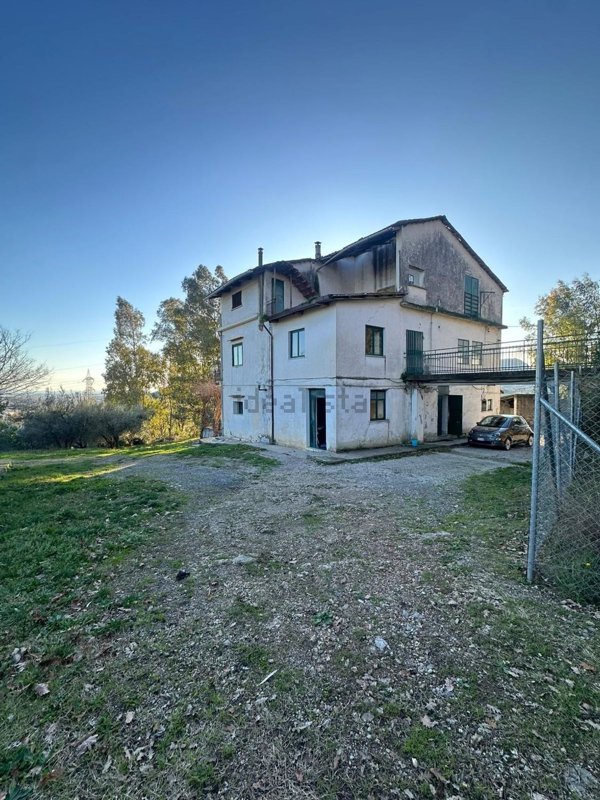 casa indipendente in vendita a San Cipriano Picentino in zona Campigliano