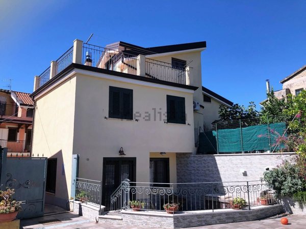 casa indipendente in vendita a San Cipriano Picentino