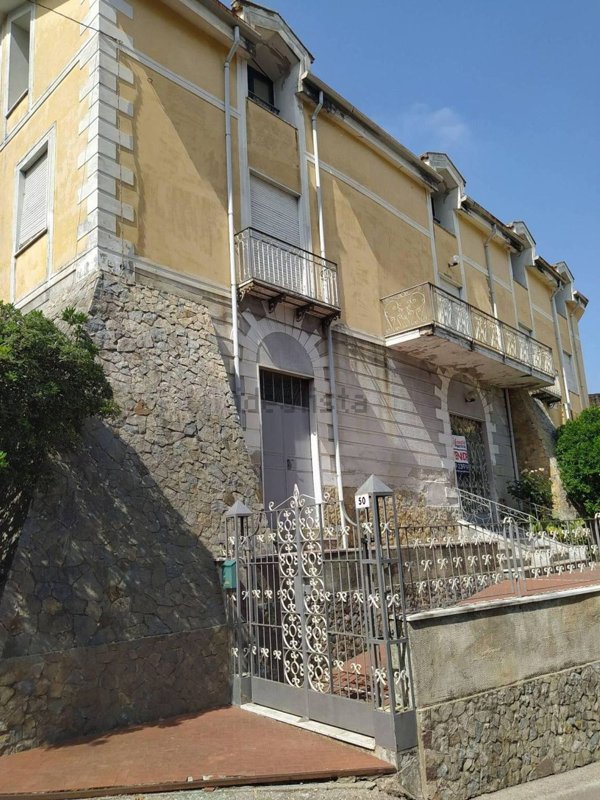 casa indipendente in vendita a San Cipriano Picentino