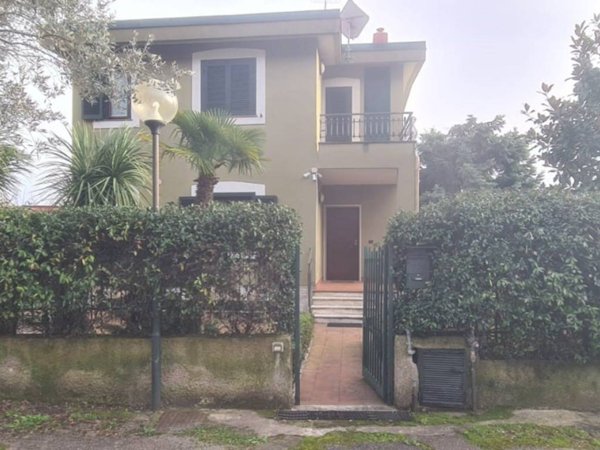 casa indipendente in vendita a San Cipriano Picentino