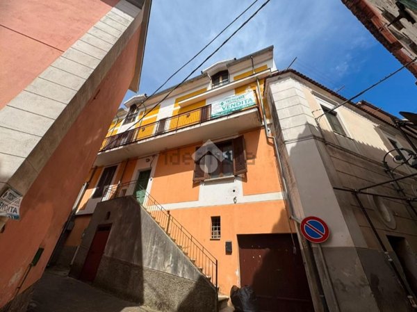 casa indipendente in vendita a San Cipriano Picentino in zona Vignale