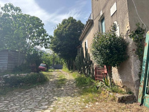 terreno agricolo in vendita a San Cipriano Picentino in zona Pezzano