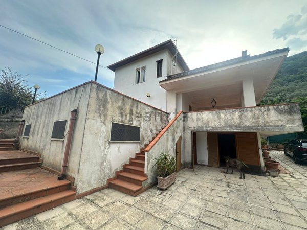 casa indipendente in vendita a San Cipriano Picentino in zona Pezzano