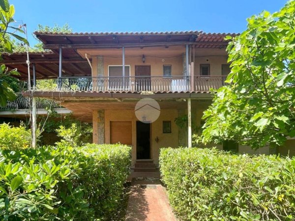 casa indipendente in vendita a San Giovanni a Piro in zona Scario