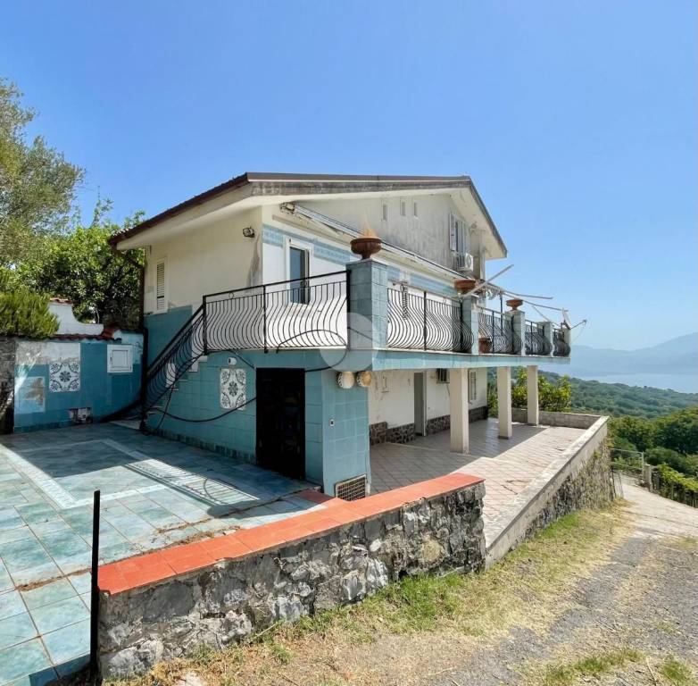 casa indipendente in vendita a San Giovanni a Piro in zona Bosco