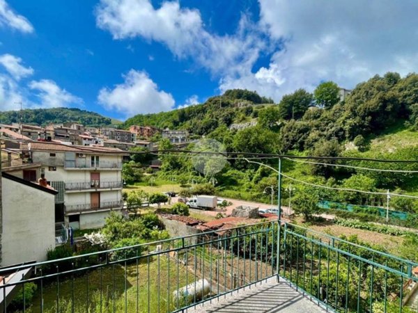 intera palazzina in vendita a San Giovanni a Piro