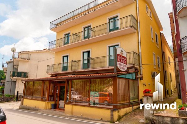 negozio in vendita a San Giovanni a Piro in zona Scario