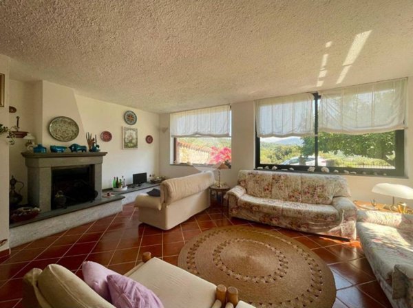 casa indipendente in vendita a San Giovanni a Piro in zona Scario