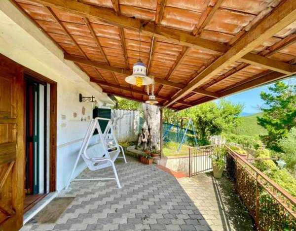 casa indipendente in vendita a San Giovanni a Piro in zona Scario