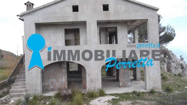 casa indipendente in vendita a San Giovanni a Piro