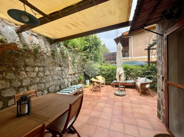 casa indipendente in vendita a San Giovanni a Piro in zona Scario