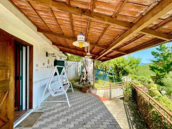 casa indipendente in vendita a San Giovanni a Piro in zona Scario