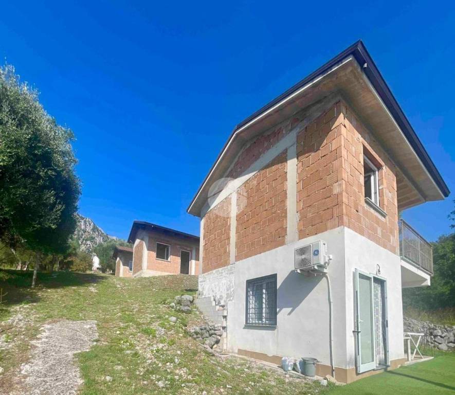 casa indipendente in vendita a San Giovanni a Piro in zona Bosco