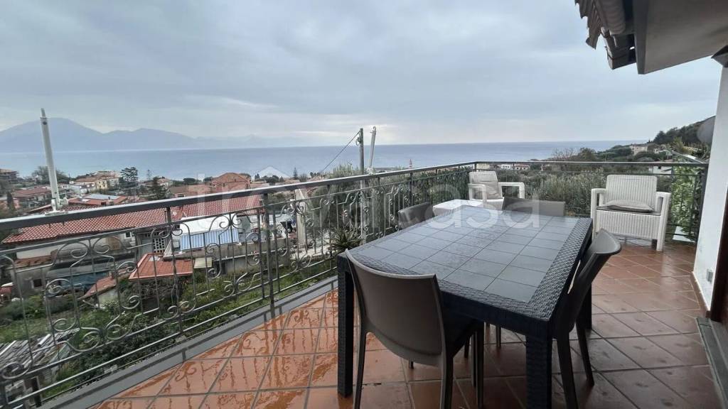 appartamento in vendita a San Giovanni a Piro in zona Scario