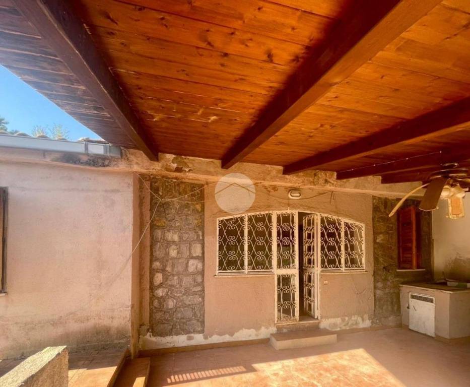 casa indipendente in vendita a San Giovanni a Piro in zona Scario