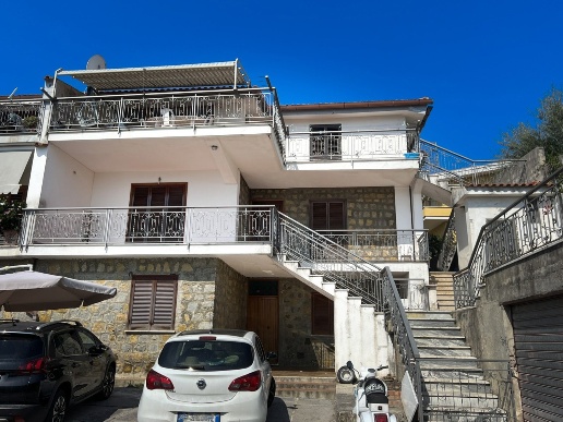 appartamento in vendita a San Giovanni a Piro in zona Scario