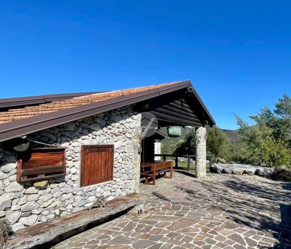 casa indipendente in vendita a San Giovanni a Piro