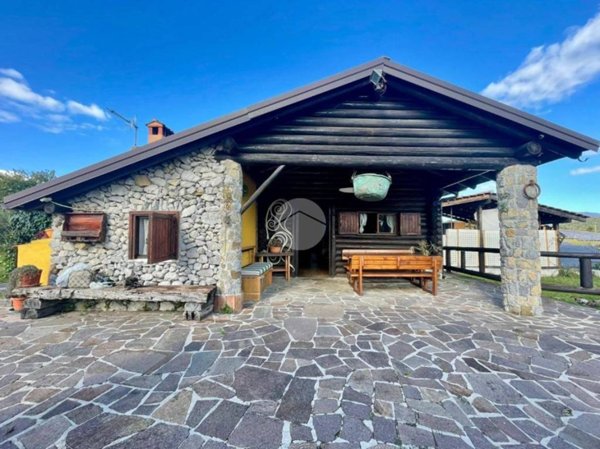 casa indipendente in vendita a San Giovanni a Piro