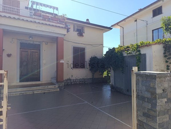 appartamento in vendita a San Giovanni a Piro in zona Scario