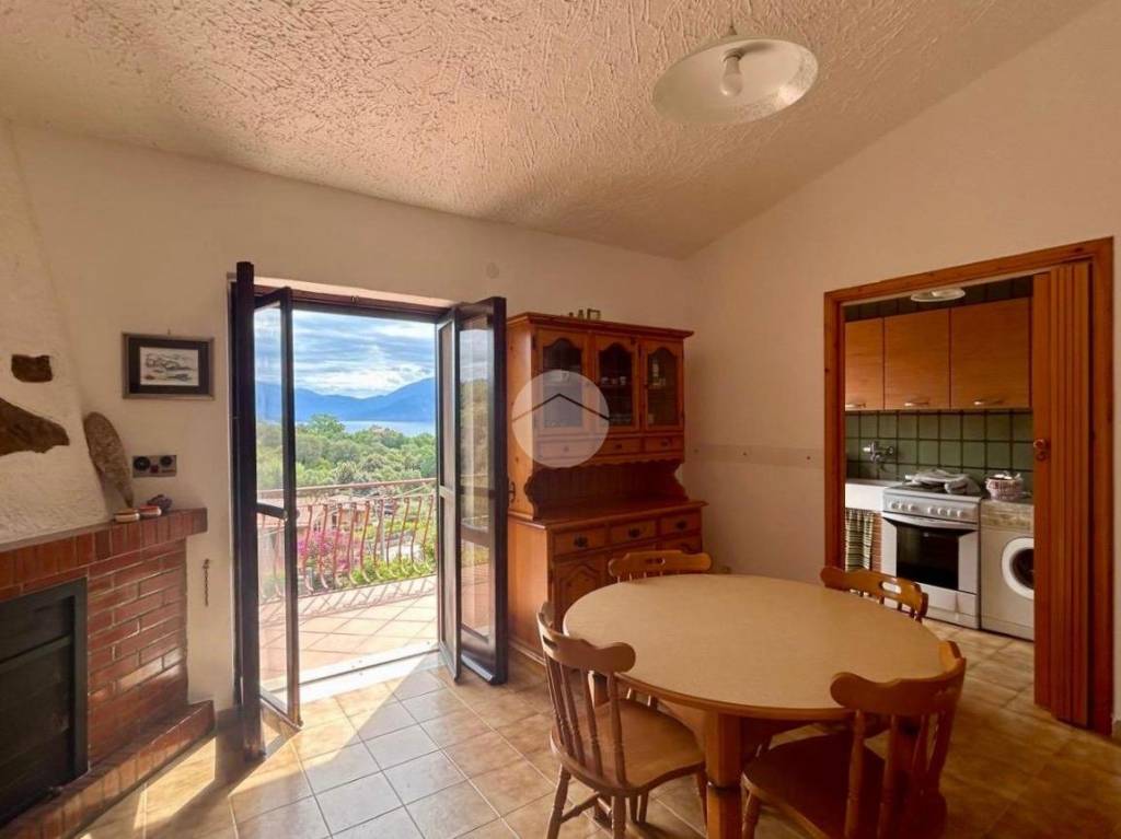 casa indipendente in vendita a San Giovanni a Piro in zona Scario