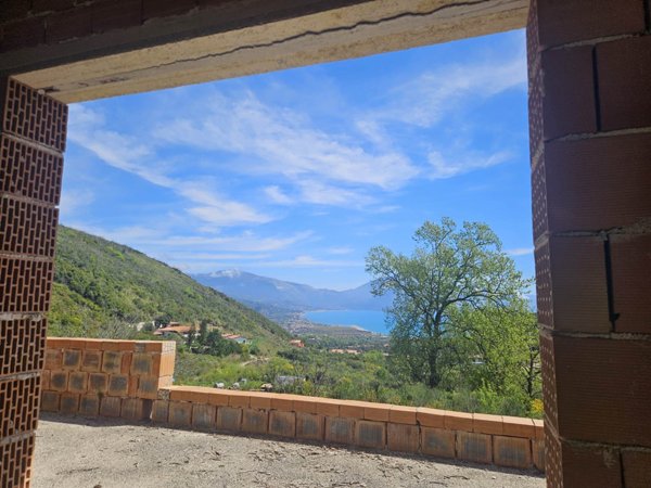 casa indipendente in vendita a San Giovanni a Piro in zona Scario