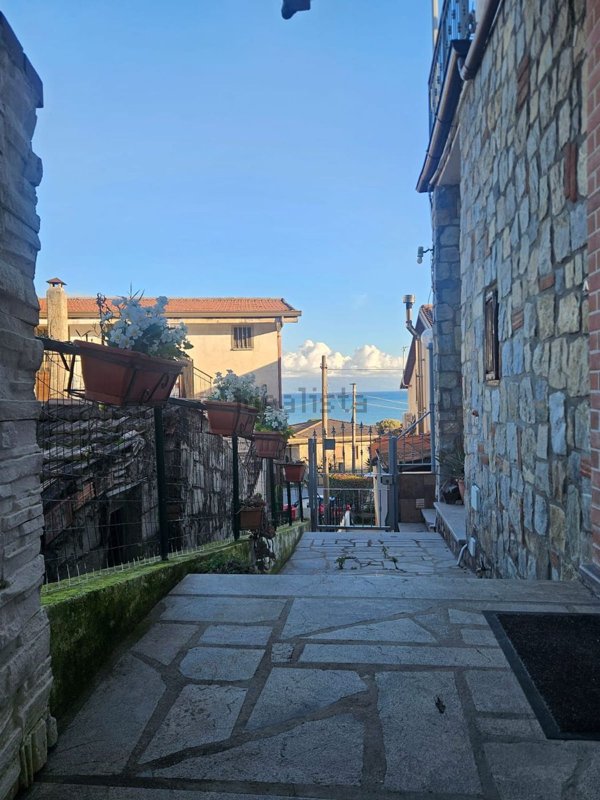 appartamento in vendita a San Giovanni a Piro in zona Scario