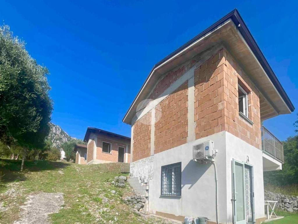 casa indipendente in vendita a San Giovanni a Piro in zona Bosco