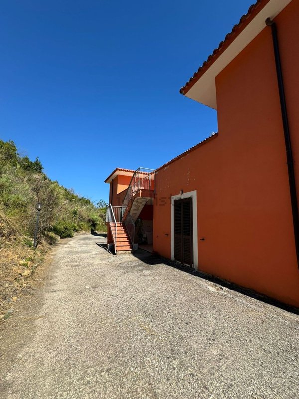 casa indipendente in vendita a San Giovanni a Piro