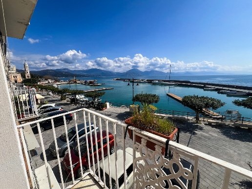 negozio in vendita a San Giovanni a Piro in zona Scario