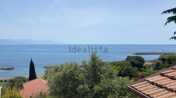 casa indipendente in vendita a San Giovanni a Piro in zona Scario