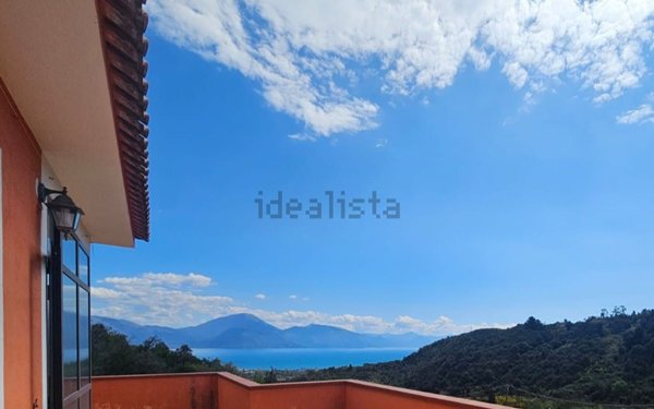 casa indipendente in vendita a San Giovanni a Piro in zona Scario