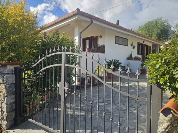 appartamento in vendita a San Giovanni a Piro in zona Scario