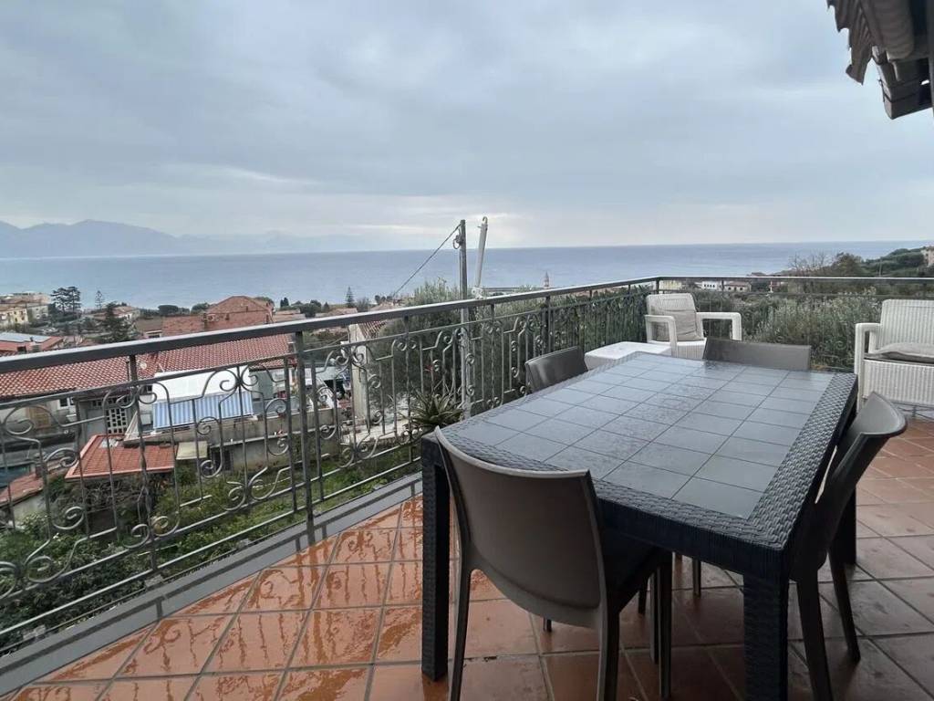 appartamento in vendita a San Giovanni a Piro in zona Scario