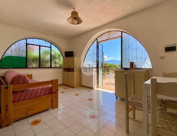 casa indipendente in vendita a San Giovanni a Piro in zona Scario