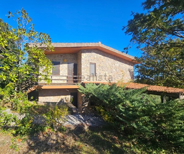 casa indipendente in vendita a San Giovanni a Piro in zona Scario