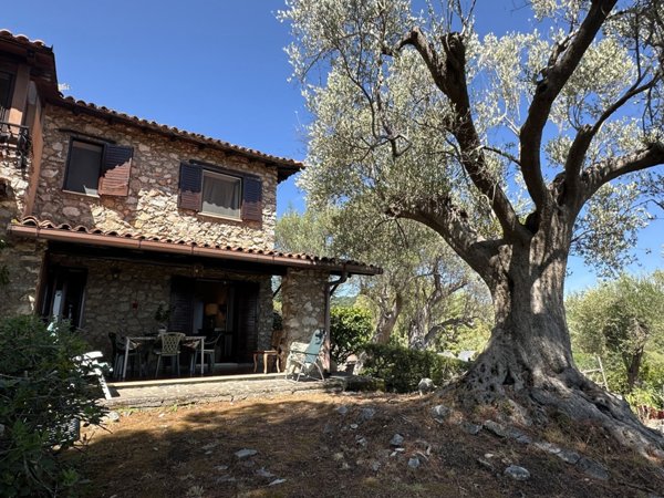 casa indipendente in vendita a San Giovanni a Piro